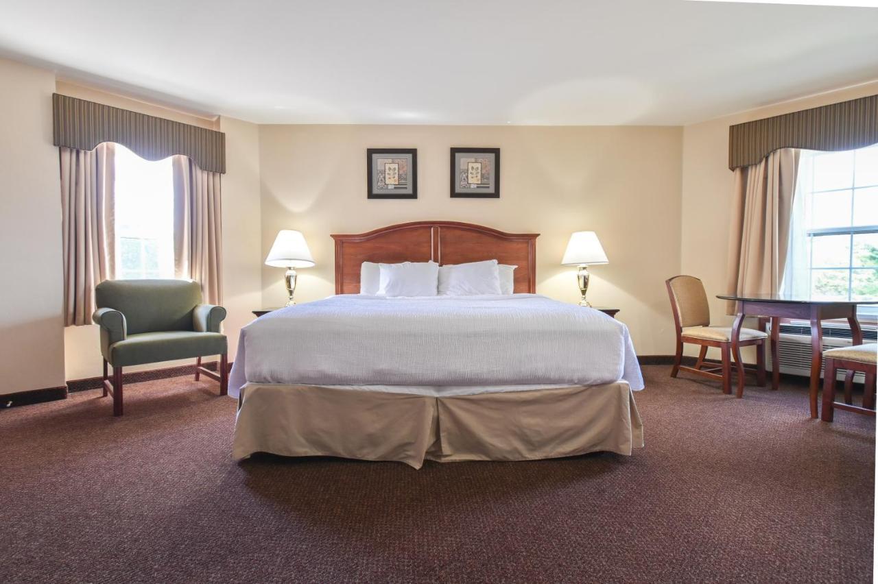 Four Seasons Island Resort Pembine Екстериор снимка