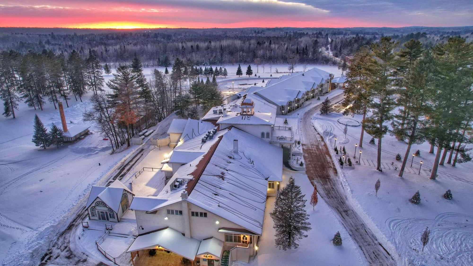 Four Seasons Island Resort Pembine Екстериор снимка