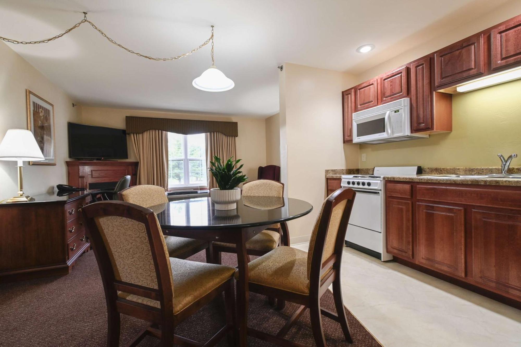Four Seasons Island Resort Pembine Екстериор снимка